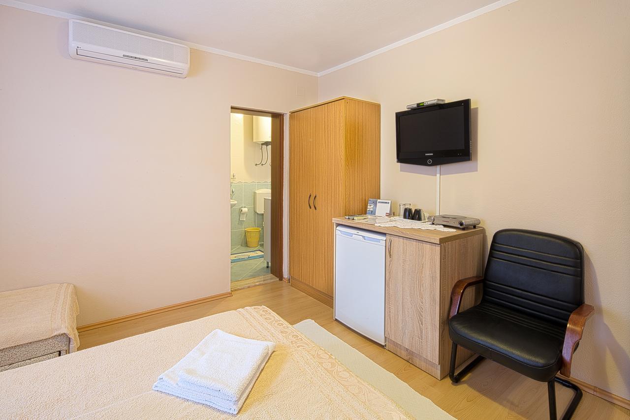 Apartmani Zeljko Vujovic Budva Bagian luar foto